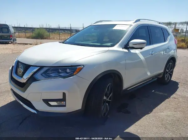 5N1AT2MT3HC764734 2017 NISSAN ROGUE - Image 2