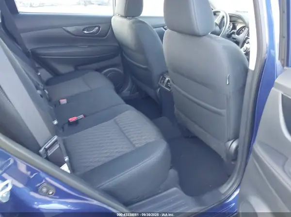 5N1AT2MT3HC805105 2017 NISSAN ROGUE - Image 8