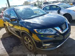 5N1AT2MT3HC806058 2017 NISSAN ROGUE