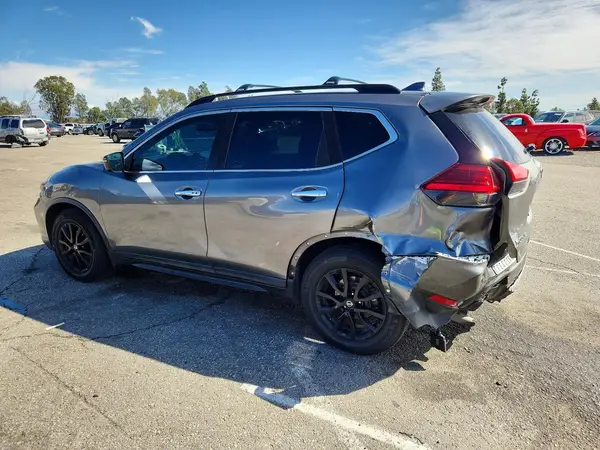 5N1AT2MT3HC808683 2017 NISSAN ROGUE - Image 2