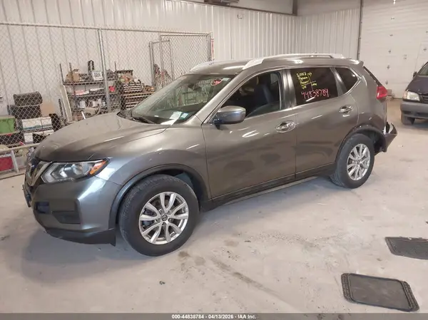 5N1AT2MT3HC821997 2017 NISSAN ROGUE - Image 2