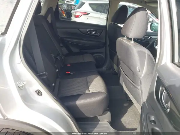5N1AT2MT3HC824477 2017 NISSAN ROGUE - Image 8