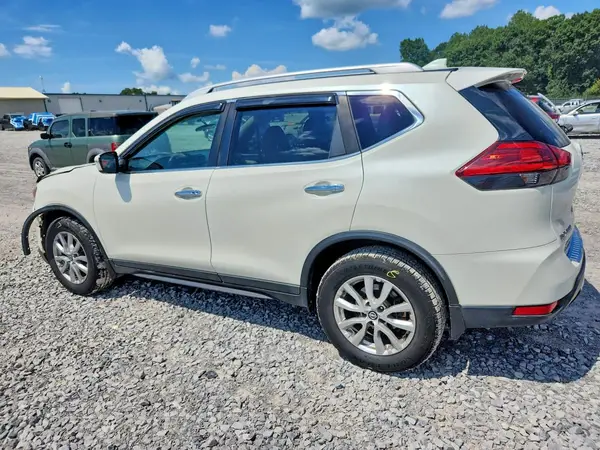 5N1AT2MT3HC831252 2017 NISSAN ROGUE - Image 2