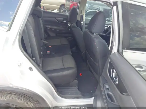 5N1AT2MT3HC832692 2017 NISSAN ROGUE - Image 8