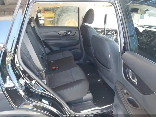 5N1AT2MT3HC833809 2017 NISSAN ROGUE - Image 8