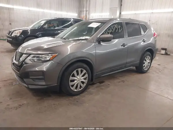 5N1AT2MT3HC835950 2017 NISSAN ROGUE - Image 2