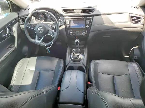 5N1AT2MT3HC843739 2017 NISSAN ROGUE - Image 8