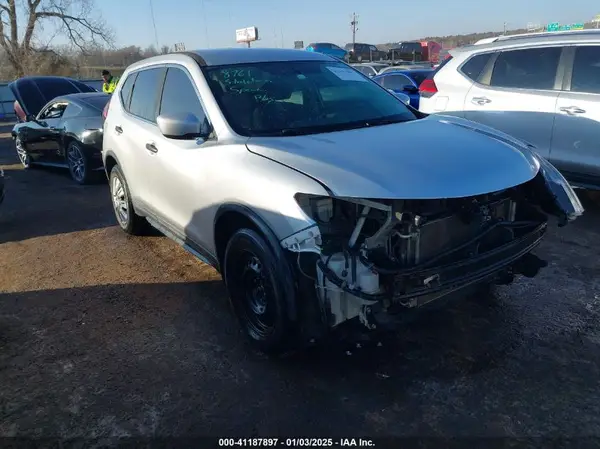 5N1AT2MT3HC862162 2017 NISSAN ROGUE - Image 1
