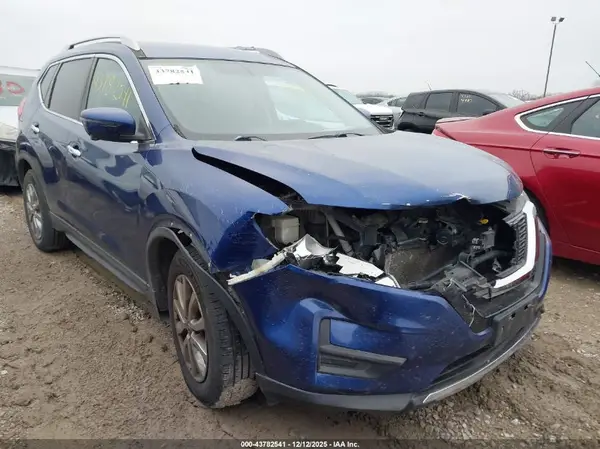 5N1AT2MT3HC862677 2017 NISSAN ROGUE - Image 1