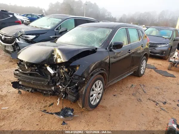 5N1AT2MT3HC871010 2017 NISSAN ROGUE - Image 2