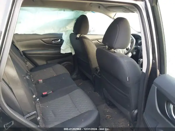 5N1AT2MT3HC871010 2017 NISSAN ROGUE - Image 8