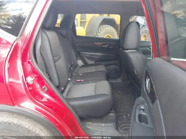 5N1AT2MT3HC871119 2017 NISSAN ROGUE - Image 8