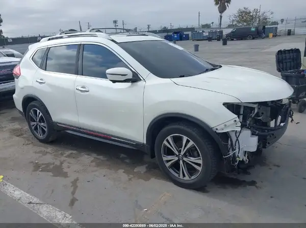 5N1AT2MT3HC874103 2017 NISSAN ROGUE - Image 1