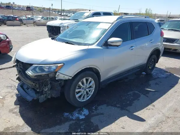 5N1AT2MT3HC877423 2017 NISSAN ROGUE - Image 2