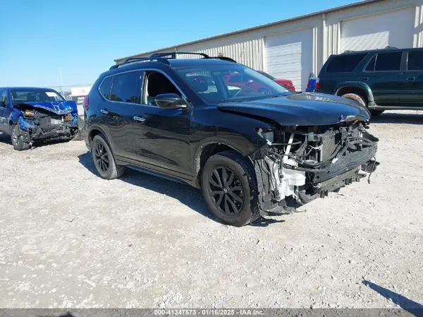 5N1AT2MT3HC878426 2017 NISSAN ROGUE - Image 1