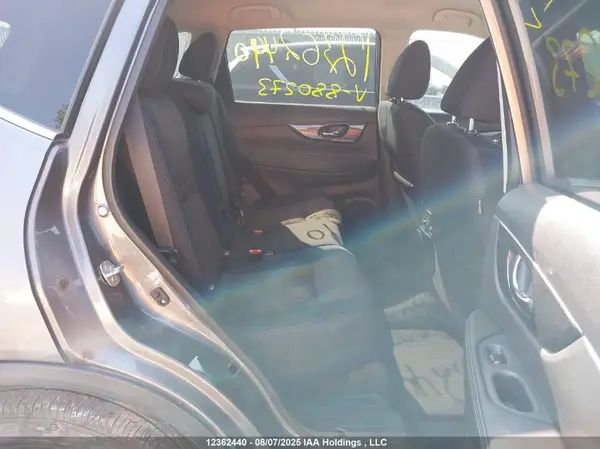 5N1AT2MT3HC880273 2017 NISSAN ROGUE - Image 8