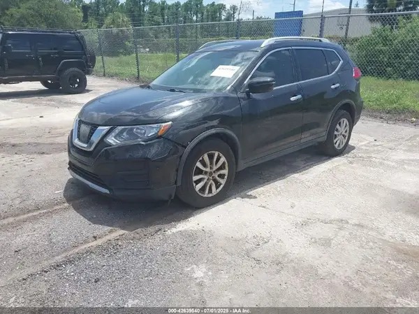 5N1AT2MT3HC880869 2017 NISSAN ROGUE - Image 2