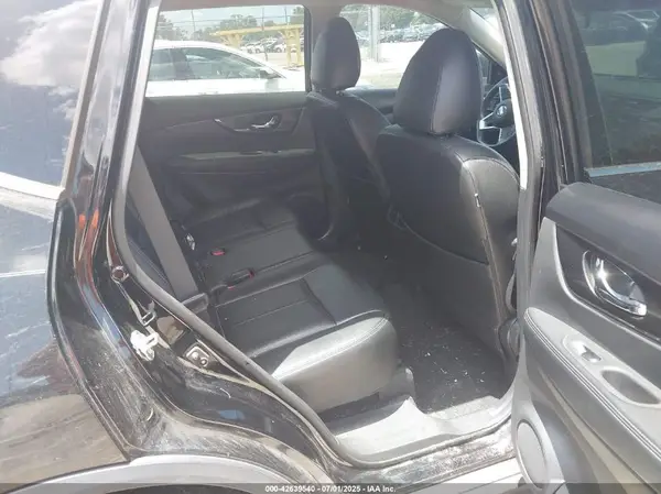 5N1AT2MT3HC880869 2017 NISSAN ROGUE - Image 8