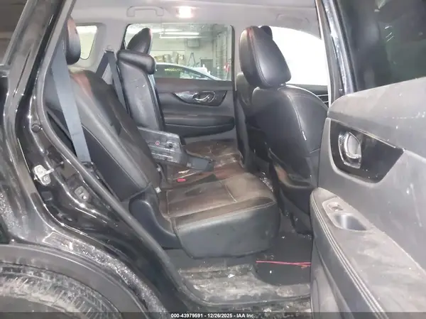 5N1AT2MT3HC881150 2017 NISSAN ROGUE - Image 8