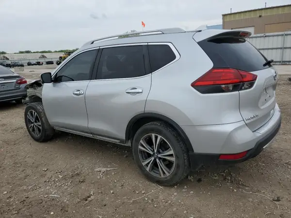 5N1AT2MT3HC881715 2017 NISSAN ROGUE - Image 2
