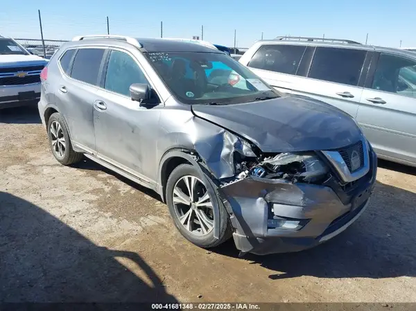 5N1AT2MT3HC882511 2017 NISSAN ROGUE - Image 1