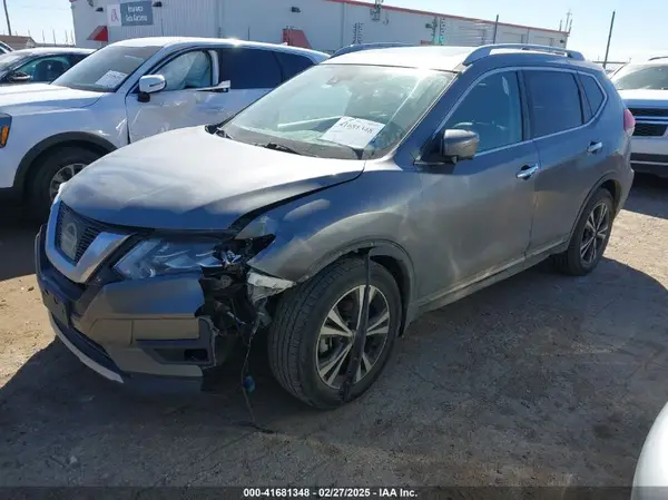5N1AT2MT3HC882511 2017 NISSAN ROGUE - Image 2