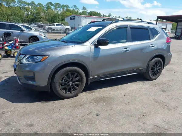 5N1AT2MT3HC884467 2017 NISSAN ROGUE - Image 2