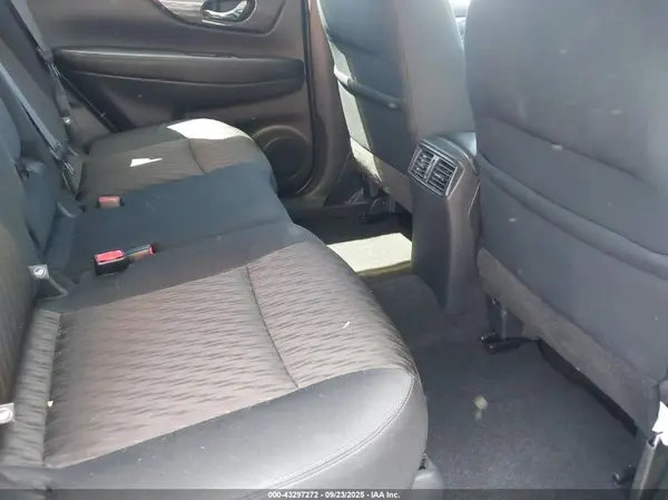 5N1AT2MT3HC884467 2017 NISSAN ROGUE - Image 8