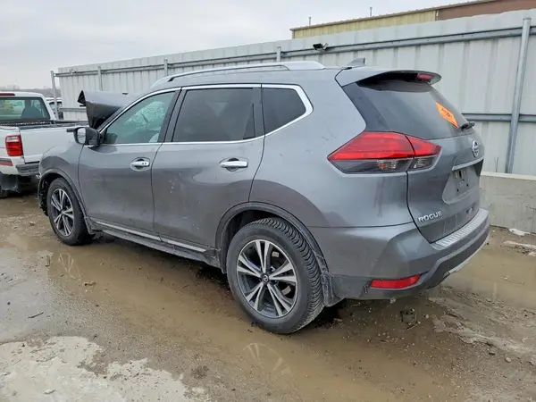 5N1AT2MT3HC884789 2017 NISSAN ROGUE - Image 2