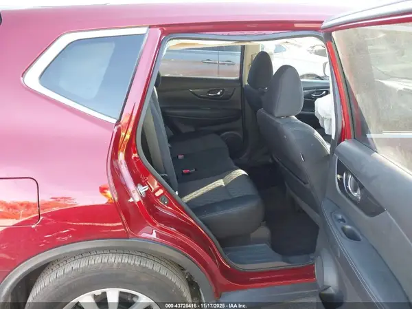 5N1AT2MT3JC701316 2018 NISSAN ROGUE - Image 8