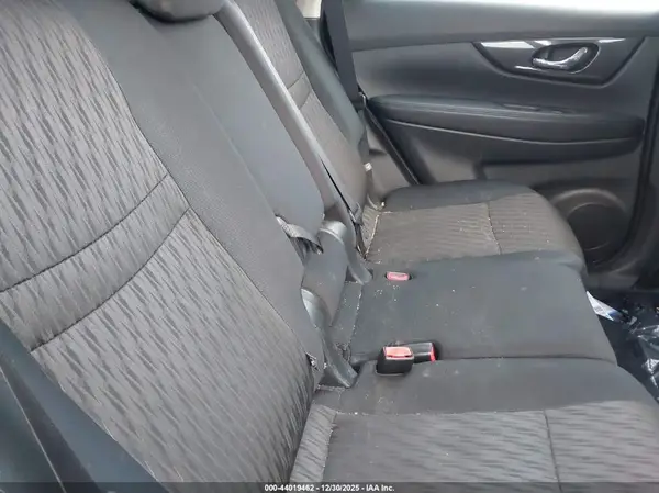 5N1AT2MT3JC723901 2018 NISSAN ROGUE - Image 8