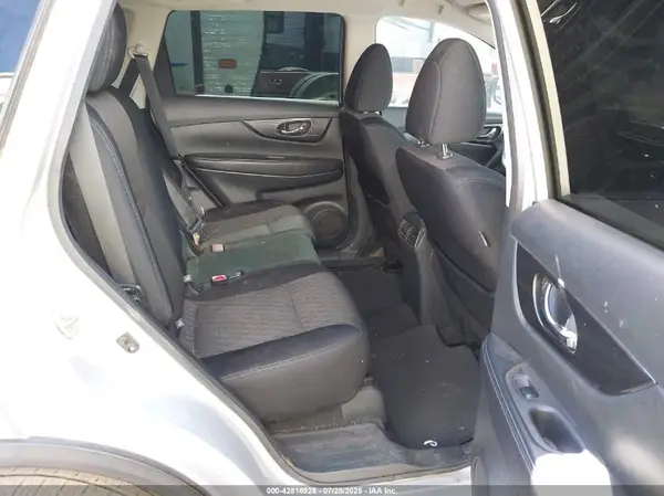 5N1AT2MT3JC741301 2018 NISSAN ROGUE - Image 8