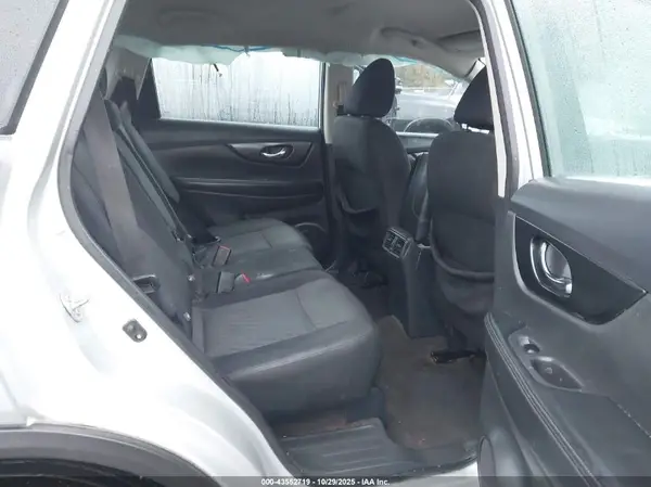 5N1AT2MT3JC757174 2018 NISSAN ROGUE - Image 8