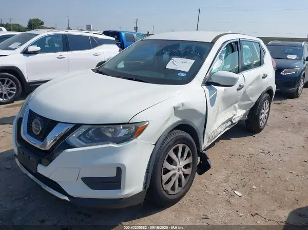 5N1AT2MT3JC758440 2018 NISSAN ROGUE - Image 2