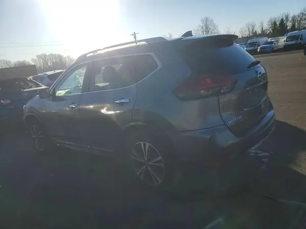 5N1AT2MT3JC759104 2018 NISSAN ROGUE - Image 2