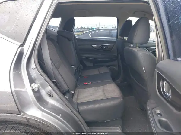 5N1AT2MT3JC768725 2018 NISSAN ROGUE - Image 8