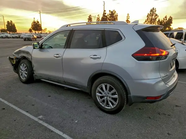 5N1AT2MT3JC771270 2018 NISSAN ROGUE - Image 2