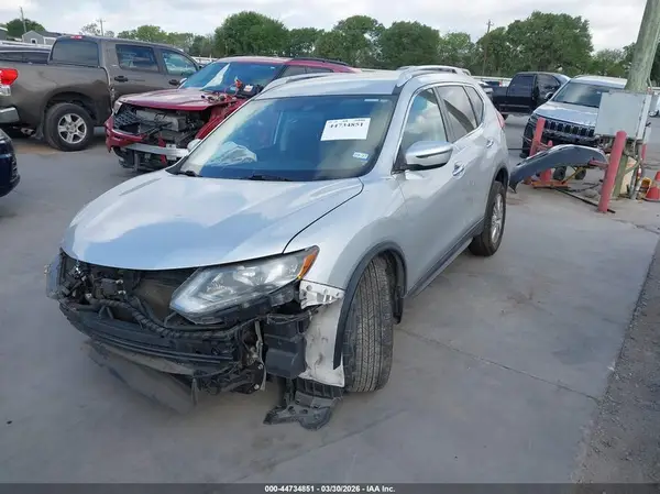 5N1AT2MT3JC773262 2018 NISSAN ROGUE - Image 2