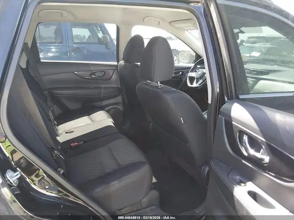 5N1AT2MT3JC780325 2018 NISSAN ROGUE - Image 8