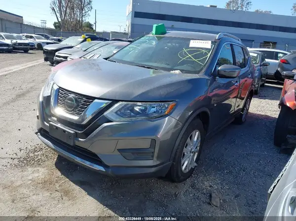 5N1AT2MT3JC810715 2018 NISSAN ROGUE - Image 2