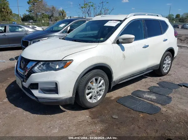 5N1AT2MT3JC811833 2018 NISSAN ROGUE - Image 2