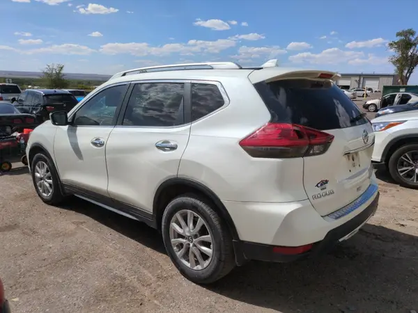 5N1AT2MT3JC816840 2018 NISSAN ROGUE - Image 2