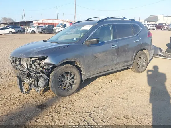 5N1AT2MT3JC818104 2018 NISSAN ROGUE - Image 2