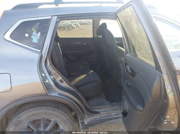 5N1AT2MT3JC818104 2018 NISSAN ROGUE - Image 8