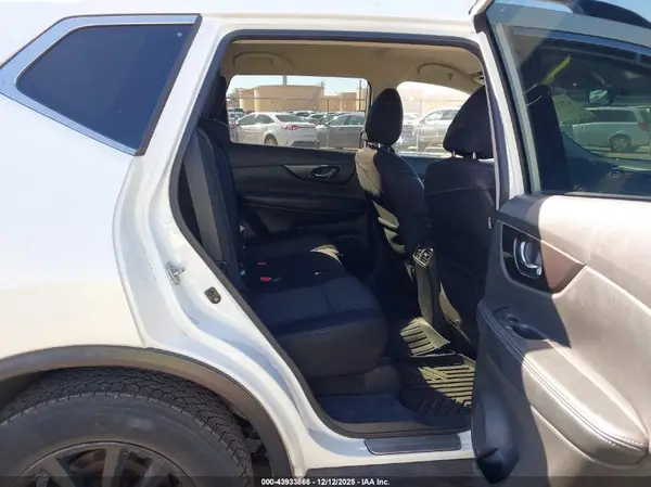 5N1AT2MT3JC823822 2018 NISSAN ROGUE - Image 8