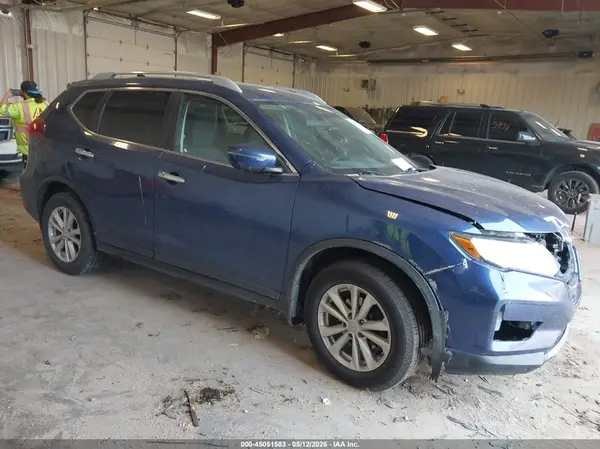 5N1AT2MT3JC824713 2018 NISSAN ROGUE - Image 1