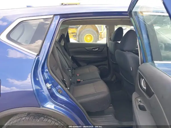 5N1AT2MT3JC831130 2018 NISSAN ROGUE - Image 8