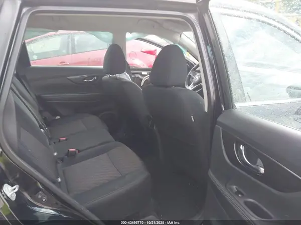 5N1AT2MT3JC832522 2018 NISSAN ROGUE - Image 8