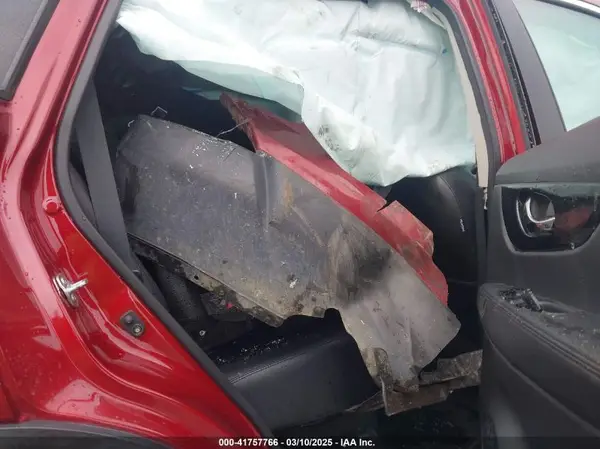 5N1AT2MT3JC847263 2018 NISSAN ROGUE - Image 8