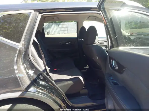 5N1AT2MT3KC700409 2019 NISSAN ROGUE - Image 8